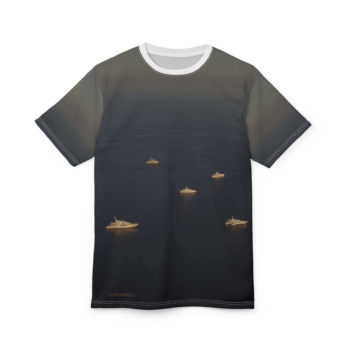 Suntropika T-shirt Yachts at sea - Perfect for Summer Adventures