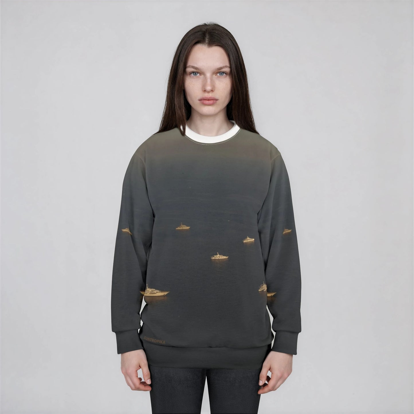 Suntropika Sweatshirt Yachts at sea - Unisex Sweatshirt for Relaxation and Travel