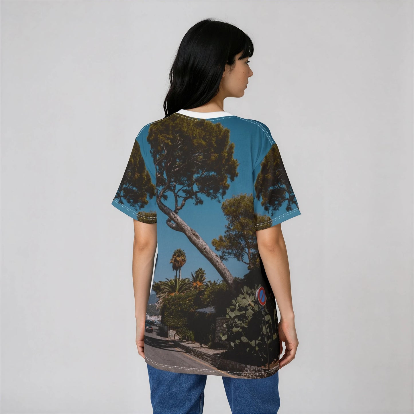 Suntropika T-shirt Winston Churchill Street in Roquebrune-Cap-Martin - Perfect for Summer Adventures